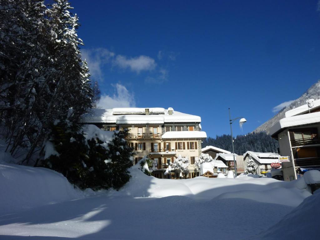 Hotel Restaurant La Couronne Chamonix Dış mekan fotoğraf